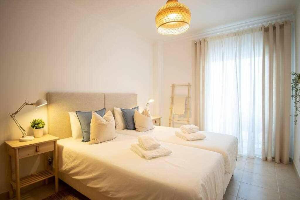 Modern 3br W/ Lg Terrace, Bbq, Ac & Parking Apartamento